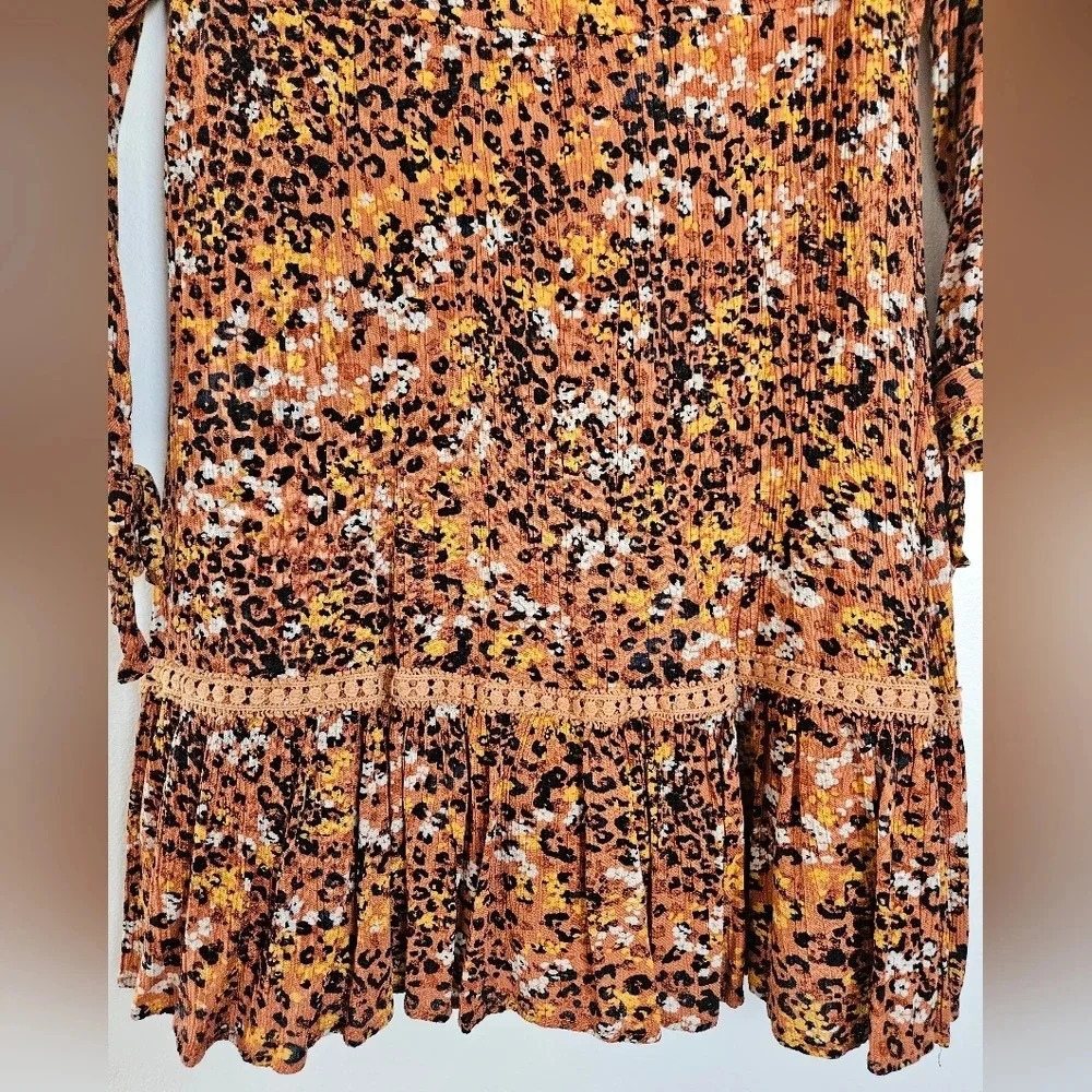 Hem & Thread Womens Cheetah Floral‎ Print Long Sleeve V Neck Ruffle Dress L - Picture 3 of 9
